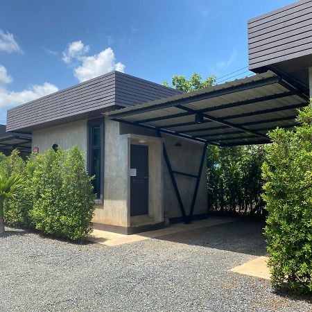 The Loft House Sakaeo 호텔 Watthana Nakhon 외부 사진