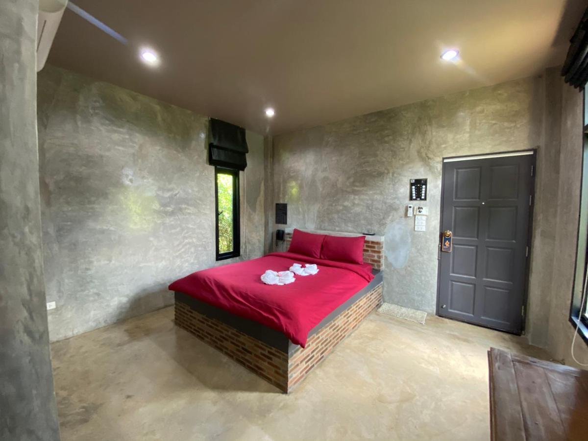 The Loft House Sakaeo 호텔 Watthana Nakhon 외부 사진