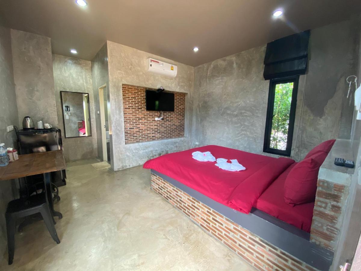 The Loft House Sakaeo 호텔 Watthana Nakhon 외부 사진