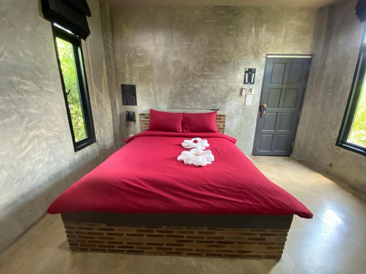 The Loft House Sakaeo 호텔 Watthana Nakhon 외부 사진