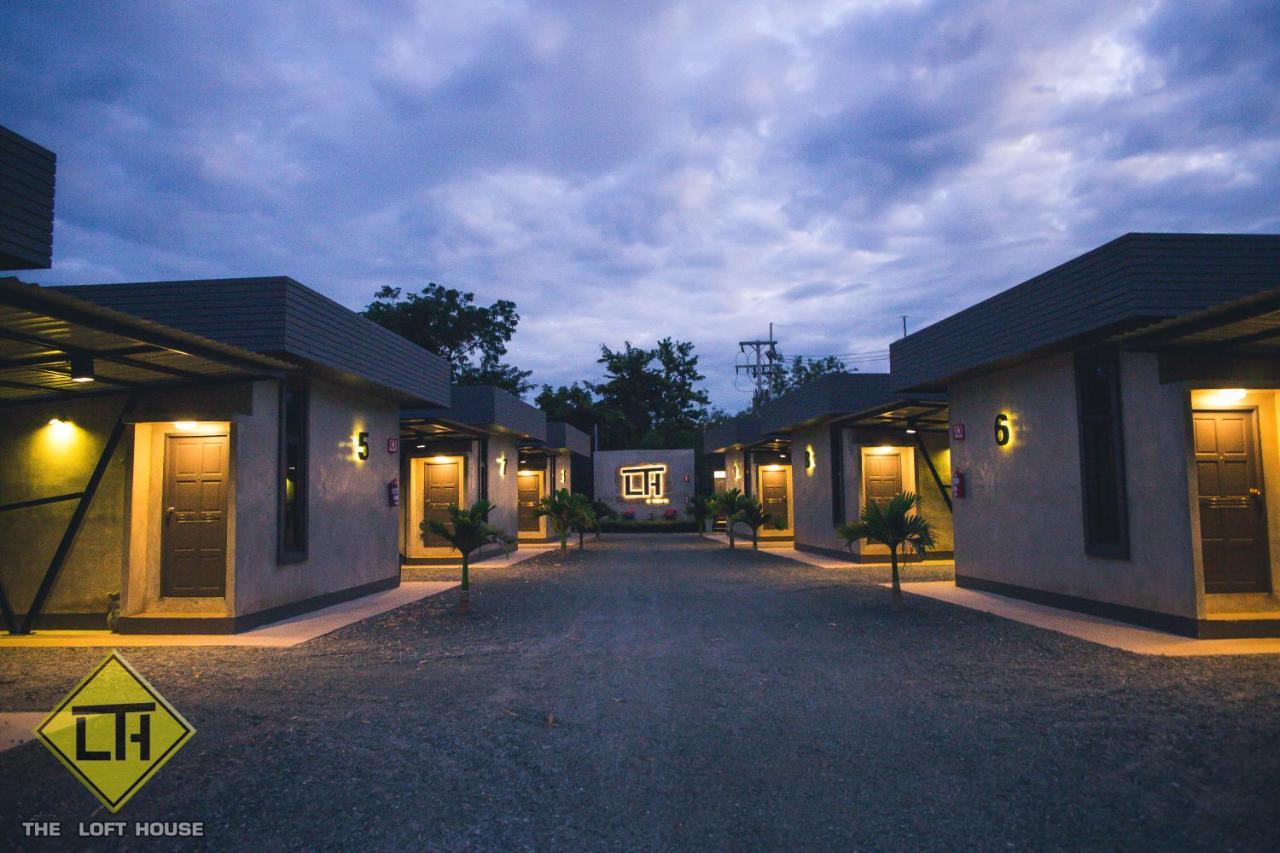 The Loft House Sakaeo 호텔 Watthana Nakhon 외부 사진