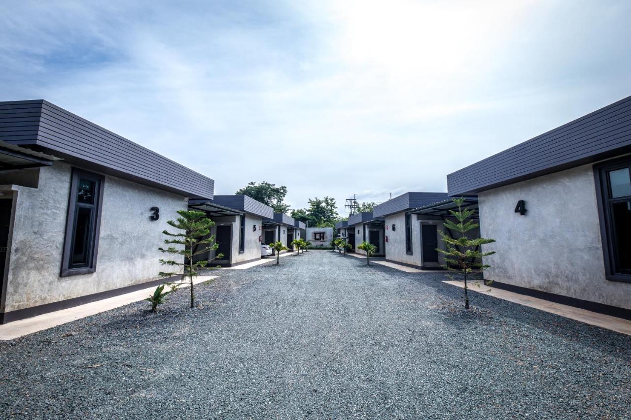 The Loft House Sakaeo 호텔 Watthana Nakhon 외부 사진