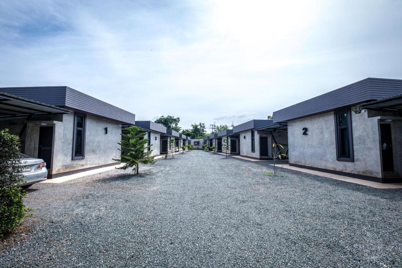 The Loft House Sakaeo 호텔 Watthana Nakhon 외부 사진